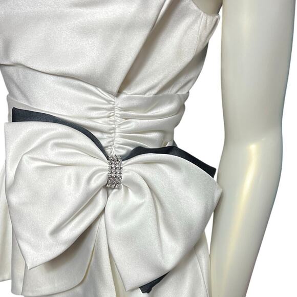 Vintage JCPenney White Satin Peplum Top Rhinestone Bow Size 9 10 - Picture 9 of 16